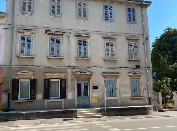 New Stylish & Modern Studio Apart - With Sea View Appartement Pula
