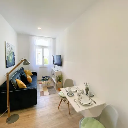 New Stylish & Modern Studio Apart - With Sea View * Pula