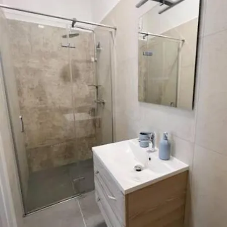 Apartment New Stylish & Modern Studio Apart - With Sea View Pula
