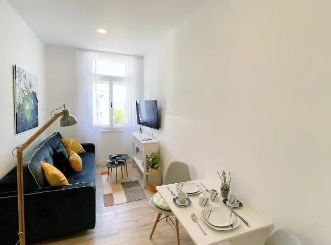 New Stylish & Modern Studio Apart - With Sea View * 普拉