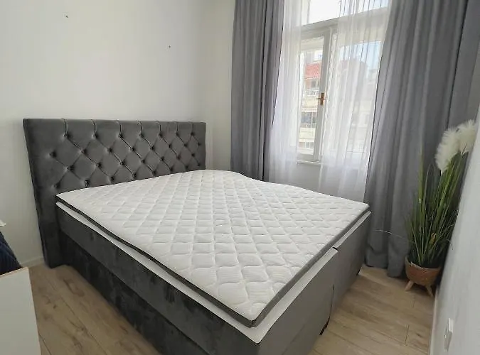 公寓 New Stylish & Modern Studio Apart - With Sea View